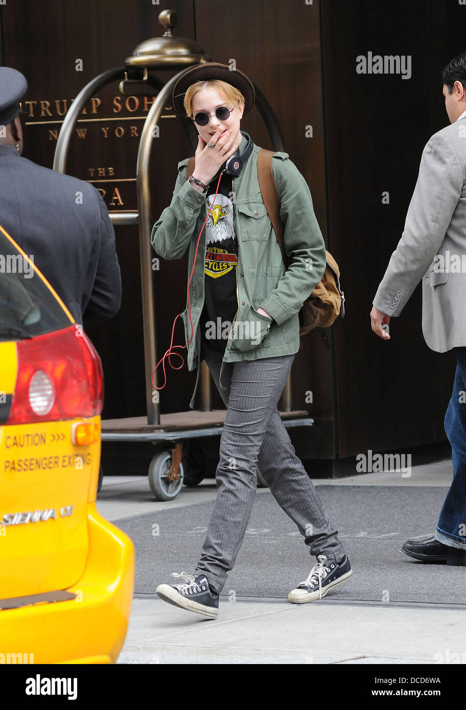 Evan Rachel Wood leaving her Manhattan hotel New York City, USA - 04.10 ...