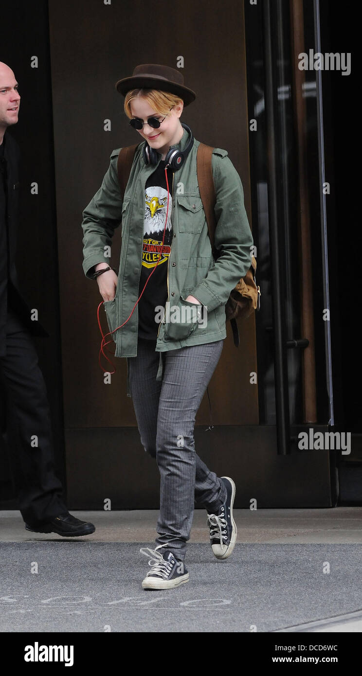 Evan Rachel Wood leaving her Manhattan hotel New York City, USA - 04.10 ...