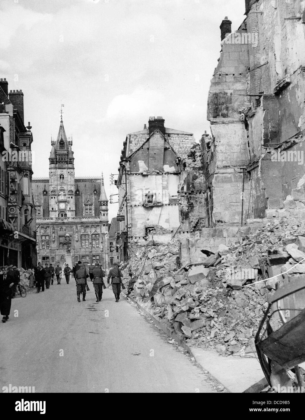 The image from the Nazi Proganda! shows the city of Compiègne in France, which was destroyed during the invasion of the German troops, 20 August 1940. In the background, the city hall is pictured. Fotoarchiv für Zeitgeschichte Stock Photo