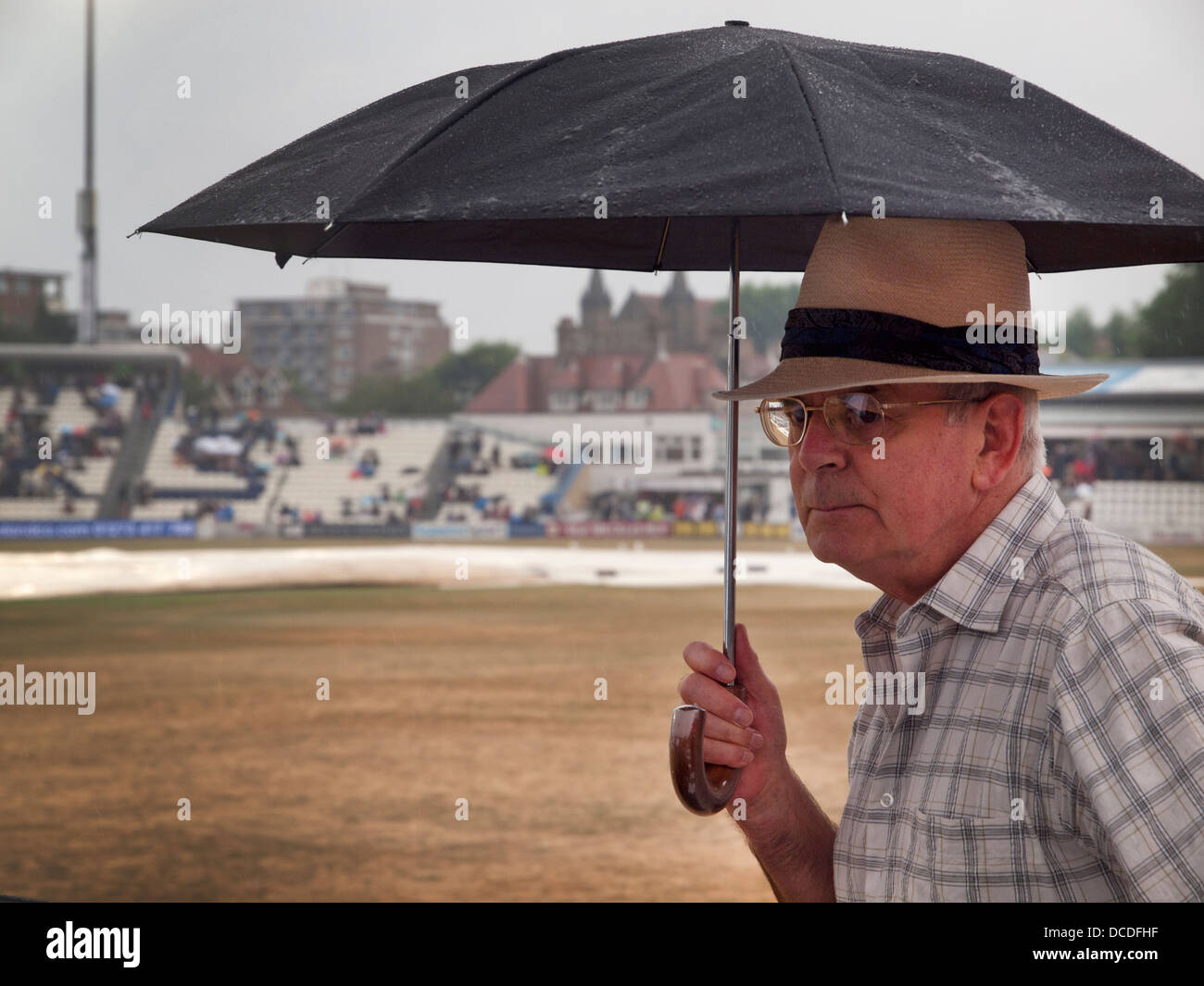 Cricket fan at cricket stadium hires stock photography and images Alamy
