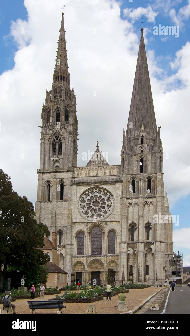 Notre-Dame de Chartres cathedral, located in Chartres, about 80 kms from  Paris, one the the best examples of the French High Stock Photo - Alamy