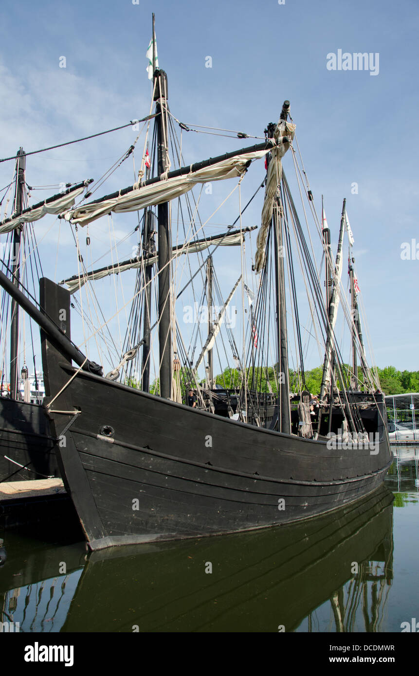 Mississippi, Tennessee-Tombigbee Waterway, Pickwick. Historically accurate reproductions of Columbus's ships the Nina & Pinta. Stock Photo