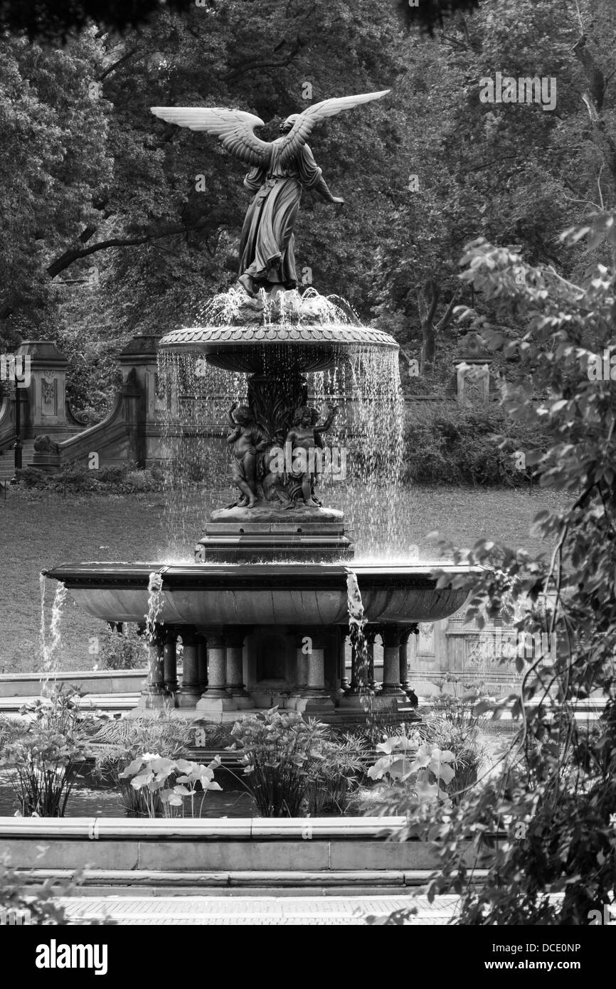 New York, USA, 2016 - View at Bethesda Fountain in Central Park in New  York. Fountain and terrace were created in 1864. 6520426 Stock Photo at  Vecteezy