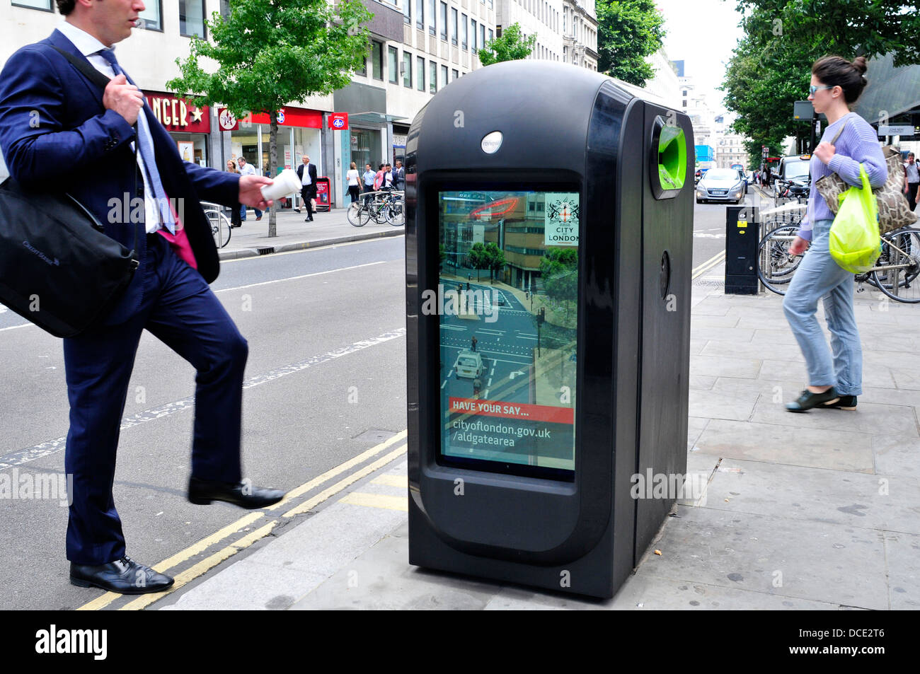 Smartphone tracking bins hires stock photography and images Alamy