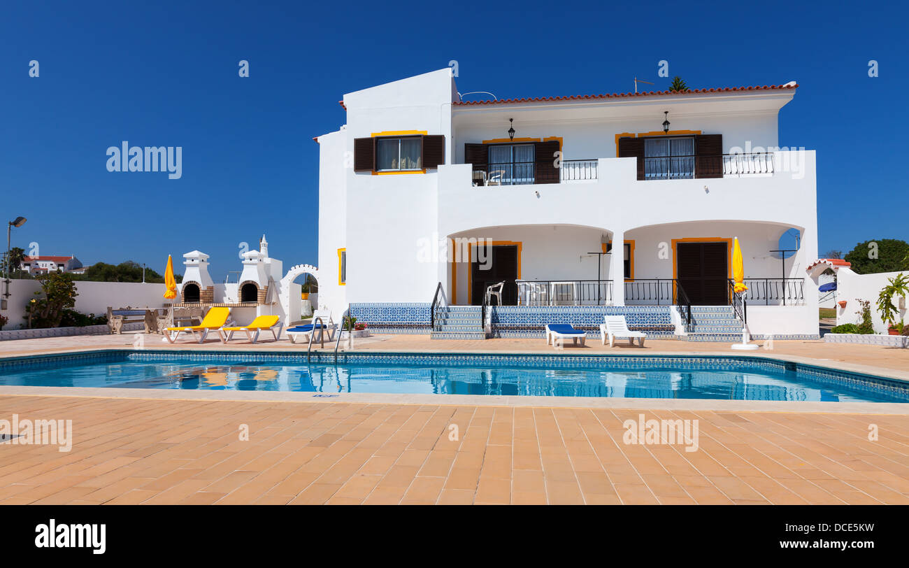 Beautiful swimming pool in hotel hi-res stock photography and images ...