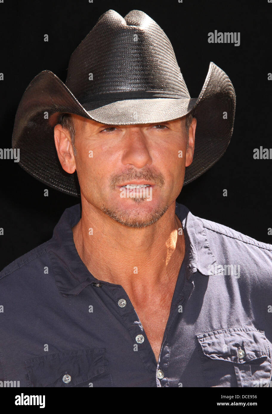 New York, New York, USA. 15th Aug, 2013. TIM MCGRAW and Duracell Present the FDNY with a Donation of new Duracell Quantum Batteries held at Engine 33, Ladder 9. Credit:  Nancy Kaszerman/ZUMAPRESS.com/Alamy Live News Stock Photo
