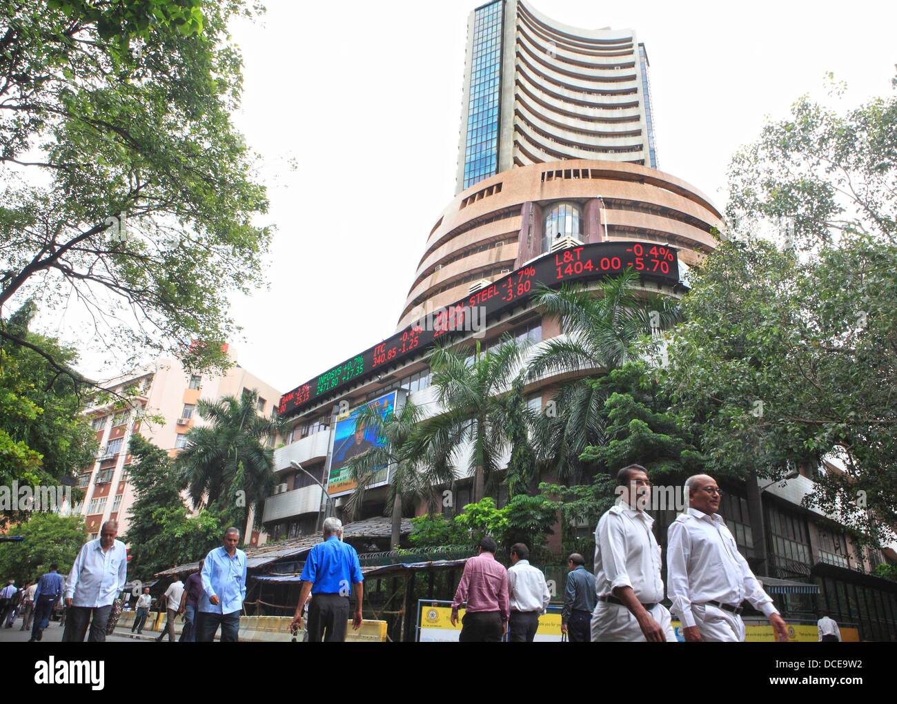July 8, 2013 - Mumbai, Maharashtra, India - The Bombay Stock Exchange Building (BSE Building) in Mumbai. The Stock market is doing well giving a boost to the Real estate Industry as people are having more disposable income to invest. As the Indian Economy continues to grow a range of Multinational companies are setting up shop in India and looking for office space driving the huge growth in the Construction and Realty business in Mumbai. Hotel majors of the World are setting up new hotel Chains in India. (Credit Image: © Subhash Sharma/ZUMA Wire) Stock Photo