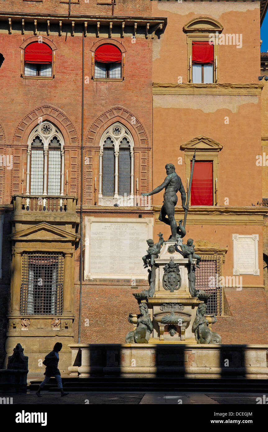 bologna-neptuno-fountain-piazza-maggiore-hi-res-stock-photography-and
