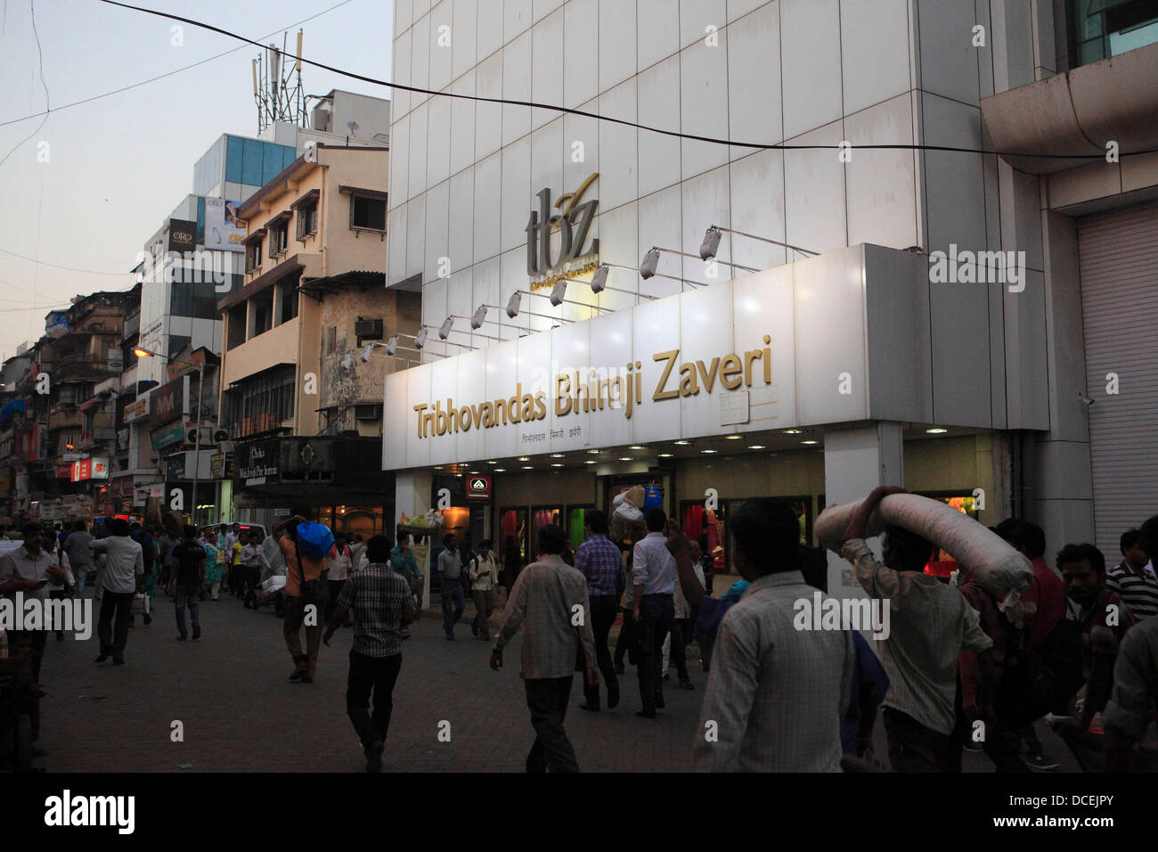 Zaveri bazaar gold hi-res stock photography and images - Alamy