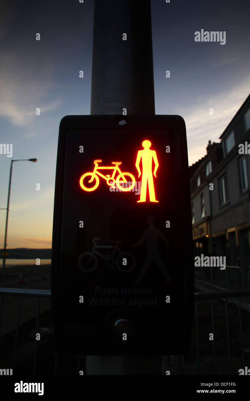 Don't cross lights and symbols at pedestrian crossing UK Stock Photo