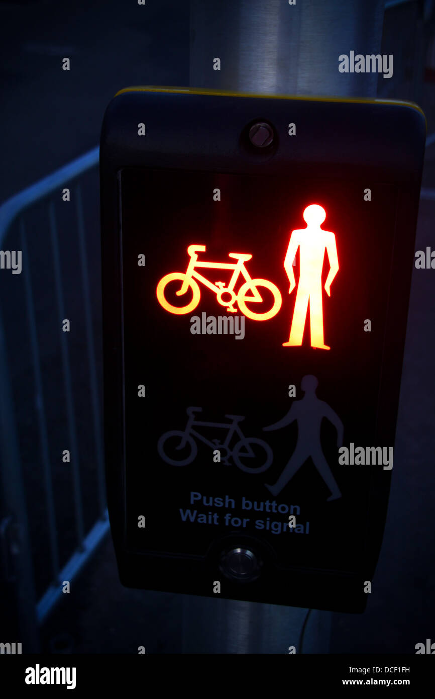 Don't cross lights and symbols at pedestrian crossing UK Stock Photo