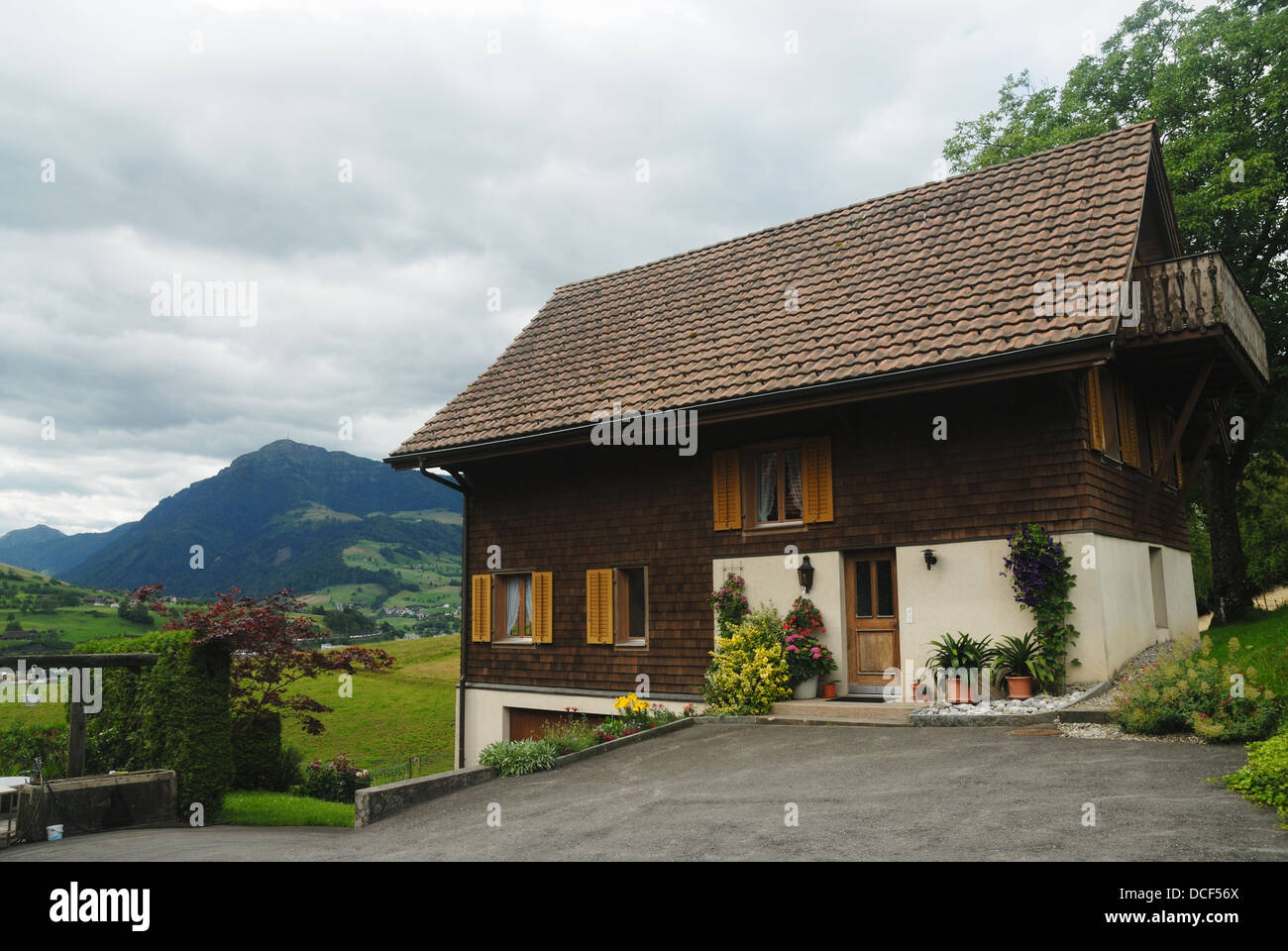 Residential architecture private hi-res stock photography and images ...