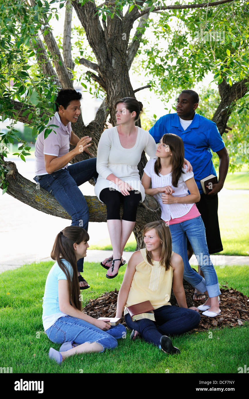 A Diverse Group Of Young Adult Christians Stock Photo Alamy