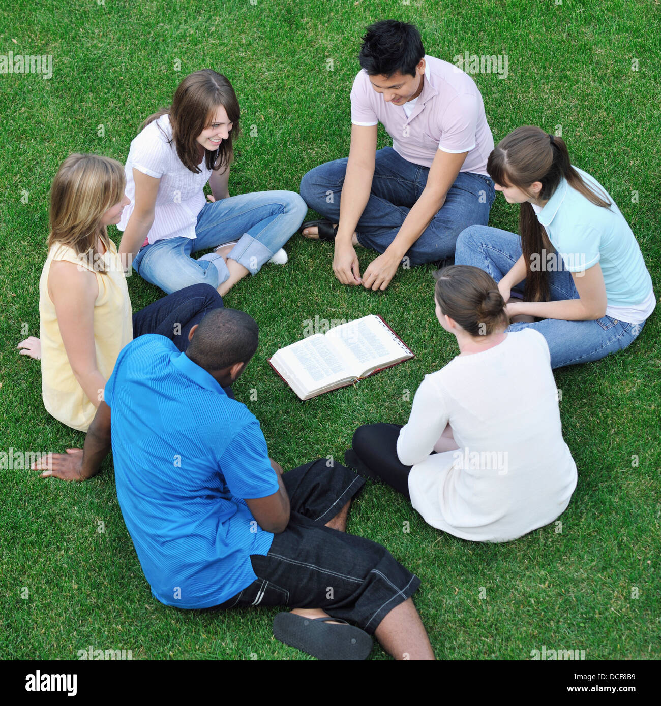 Christian circle hi-res stock photography and images - Alamy