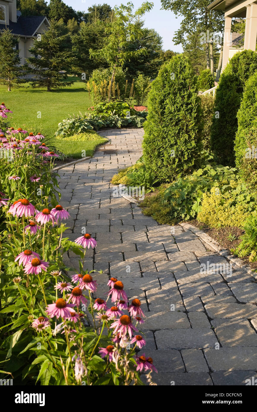 Brick path patio hi-res stock photography and images - Alamy