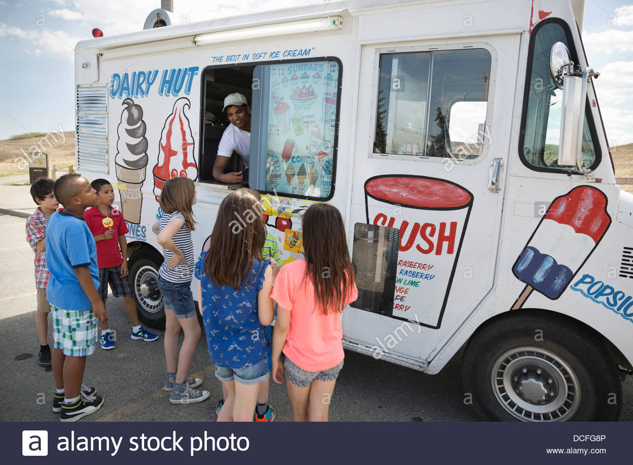 Group children buying ice cream hires stock photography and images Alamy
