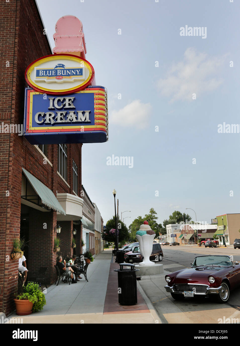 Wells Visitor Center & Ice Cream Parlor, Le Mars, Iowa