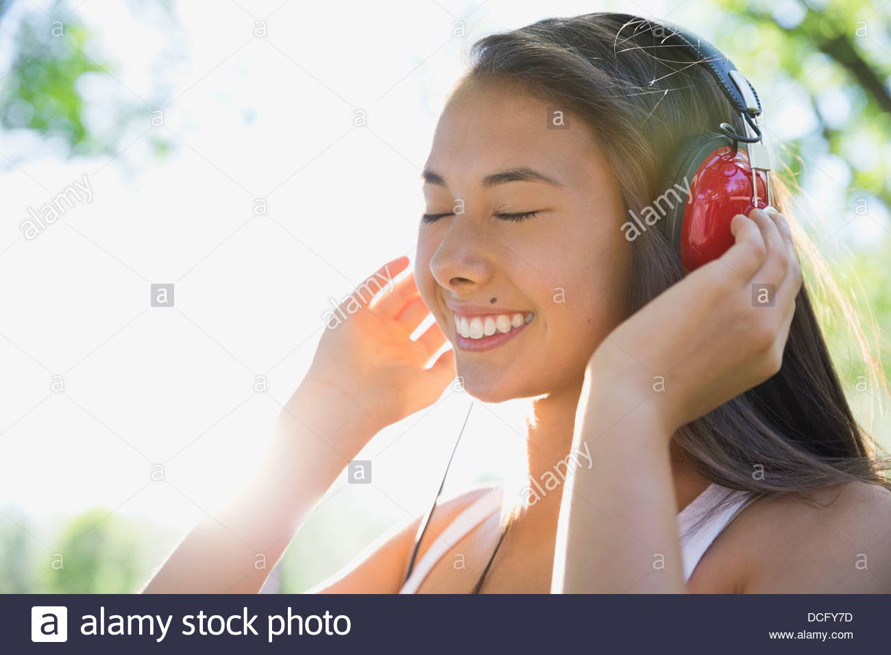 Teenage with music hi-res stock photography and images - Alamy