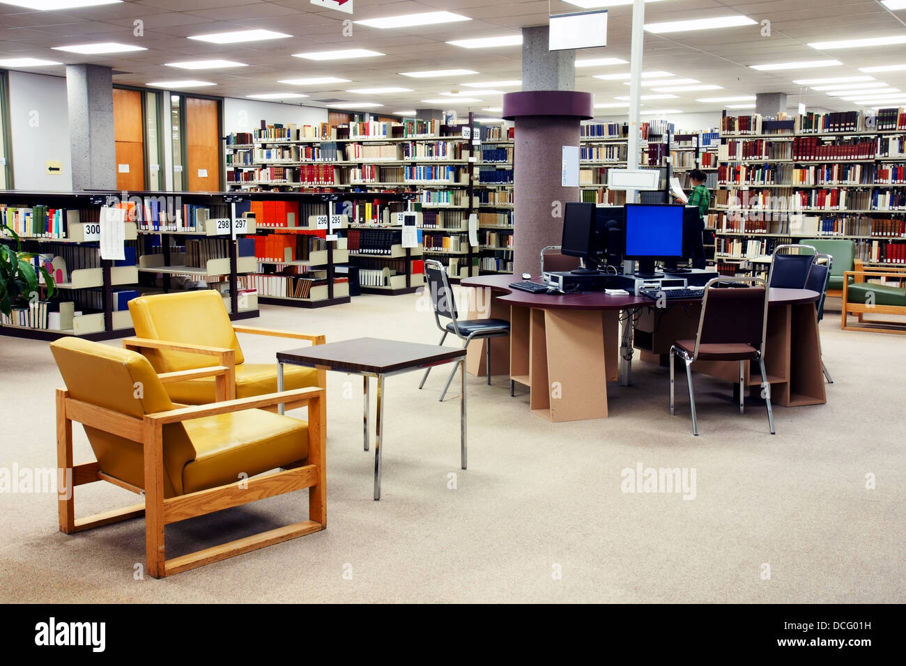 School library computer station Stock Photo - Alamy