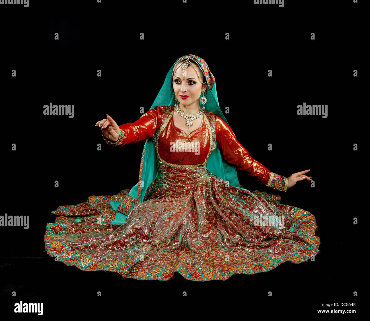Bollywood costume hi-res stock photography and images - Alamy