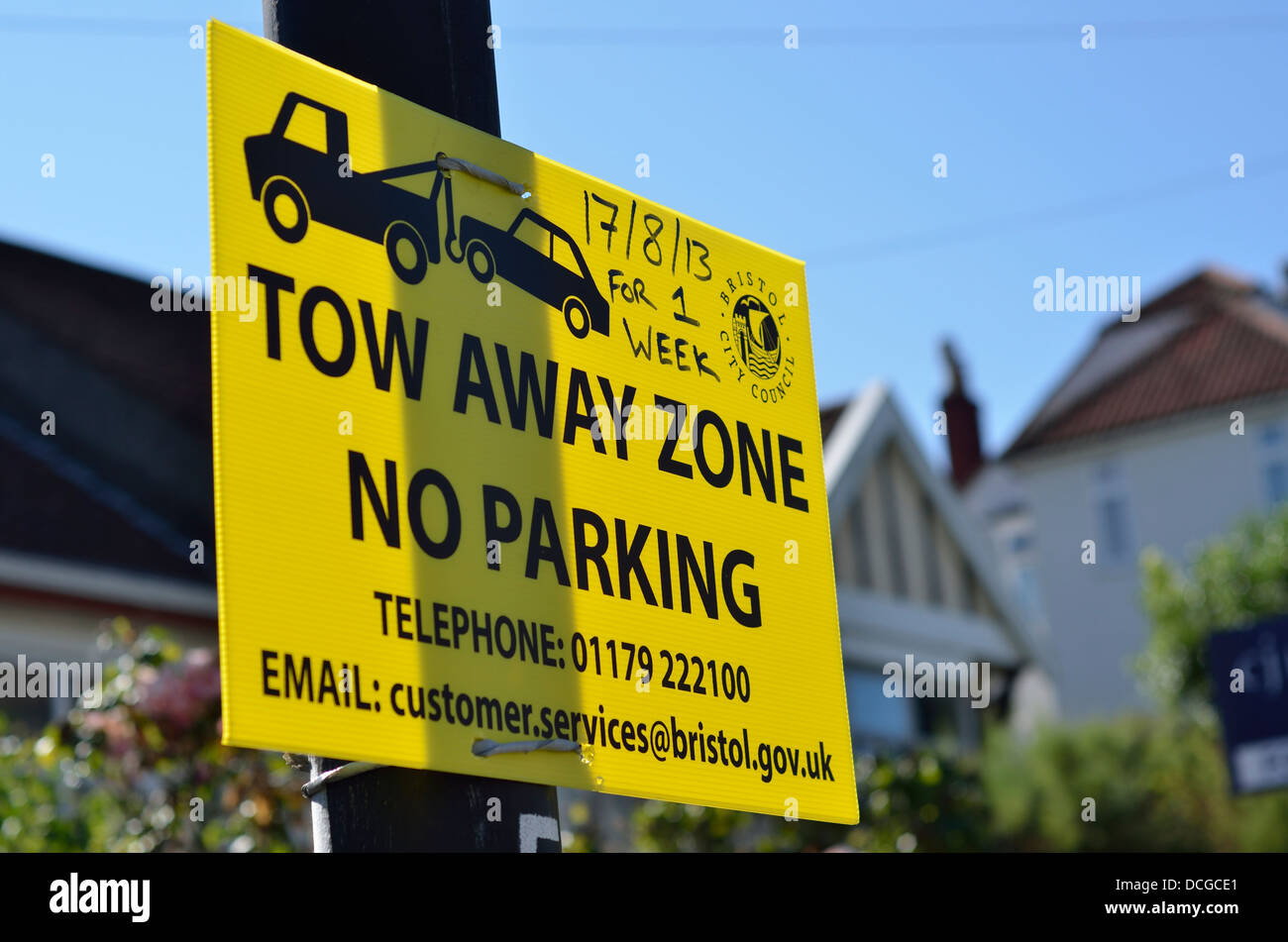 Sign bristol england uk tow away sign zone Stock Photo Alamy