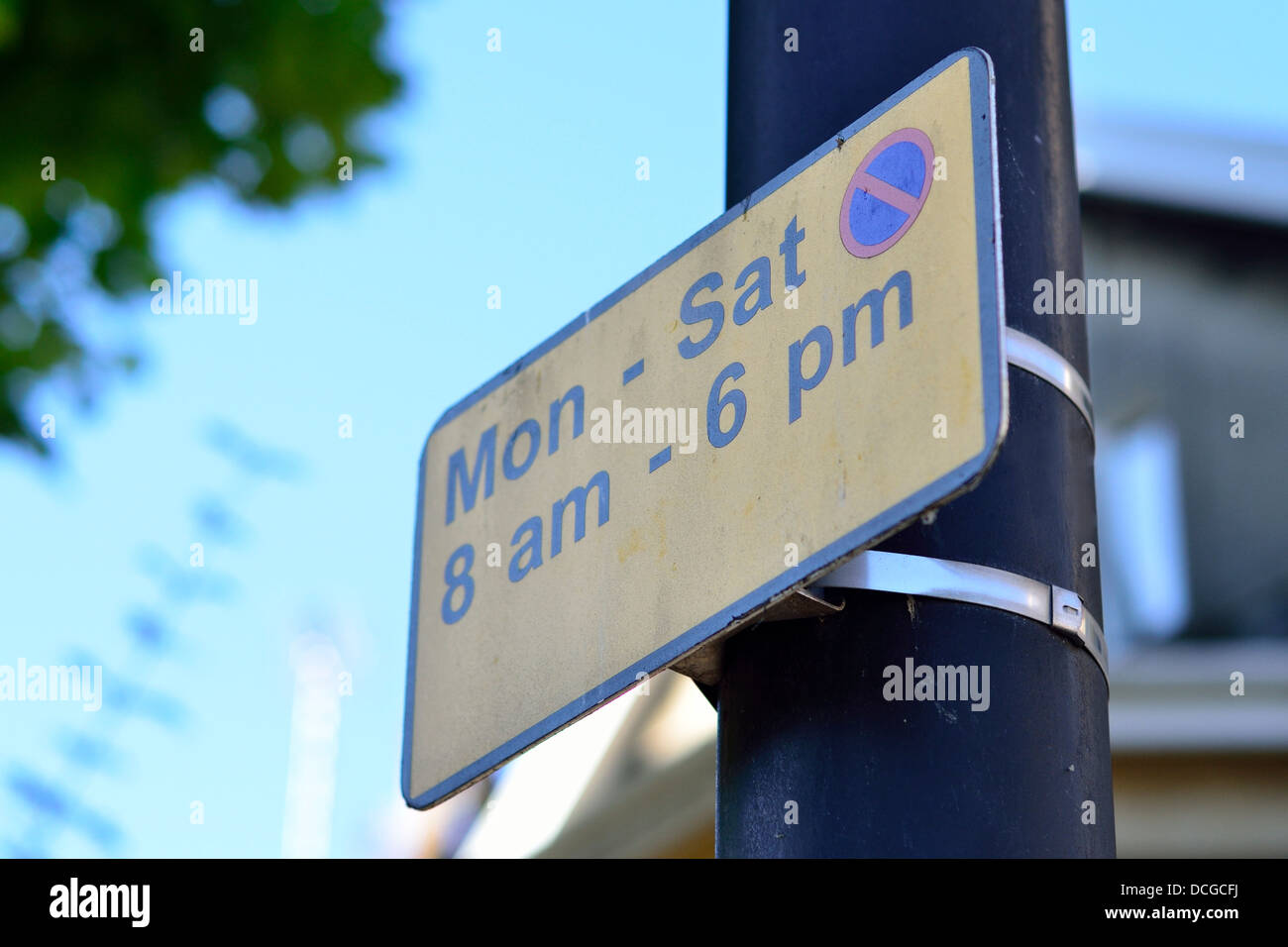 Parking 8am to 6pm hi-res stock photography and images - Alamy