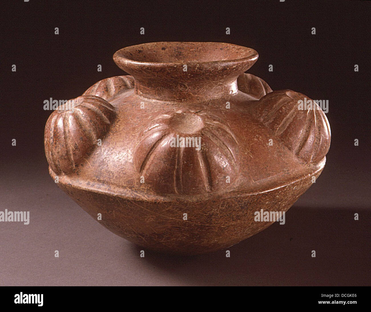 Ancient pottery mexico hi-res stock photography and images - Alamy