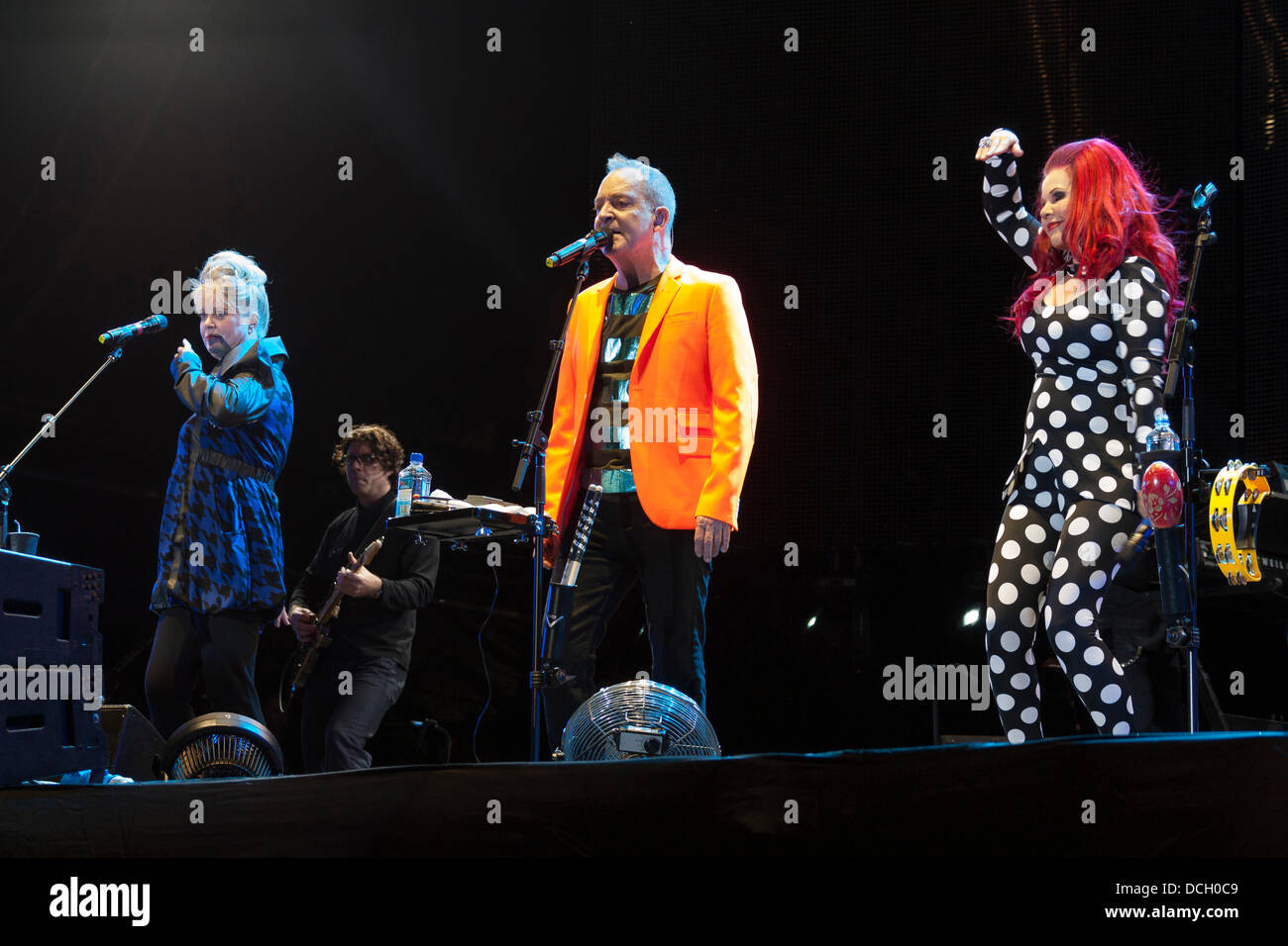 Remenham; Henley-on-Thames; Oxfordshire; UK. 17 August 2013. (Left to right) Cindy Wilson, Fred Schneider and Kate Pierson of the American new wave band THE B-52s perform on-stage at the 2013 'REWIND - The 80s Festival' held 16-17-18 August 2013. Photograph Credit:  2013 John Henshall/Alamy Live News. PER0351 Stock Photo