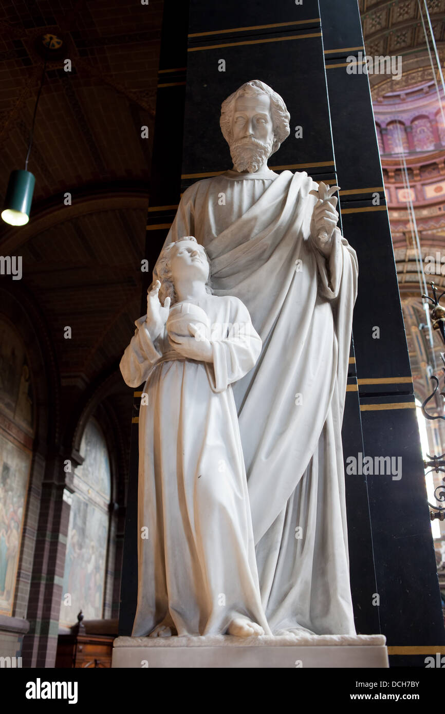 Statue in st nicholas church hi-res stock photography and images - Alamy