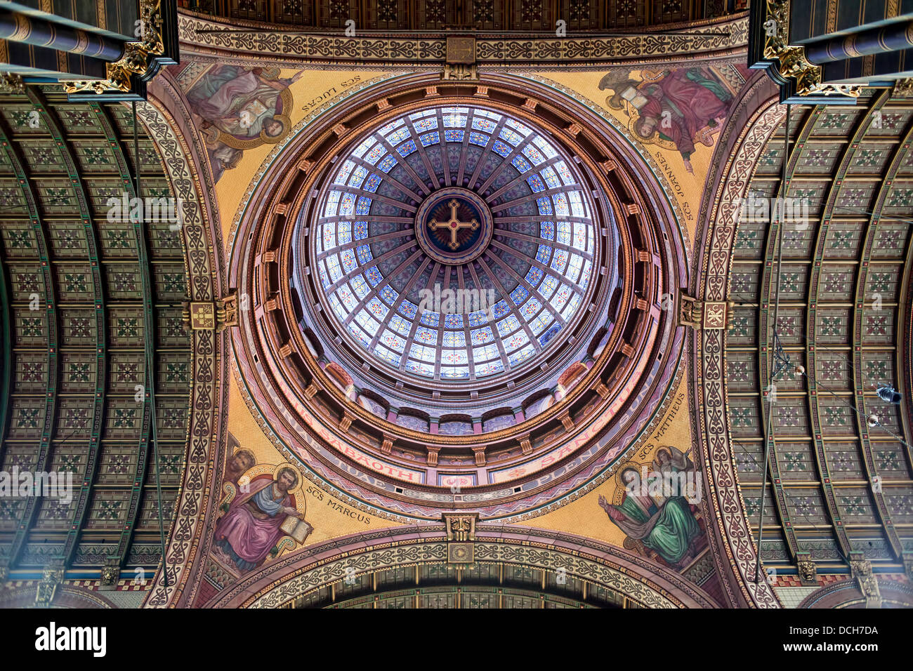 Saint nicholas church interior hi-res stock photography and images - Alamy