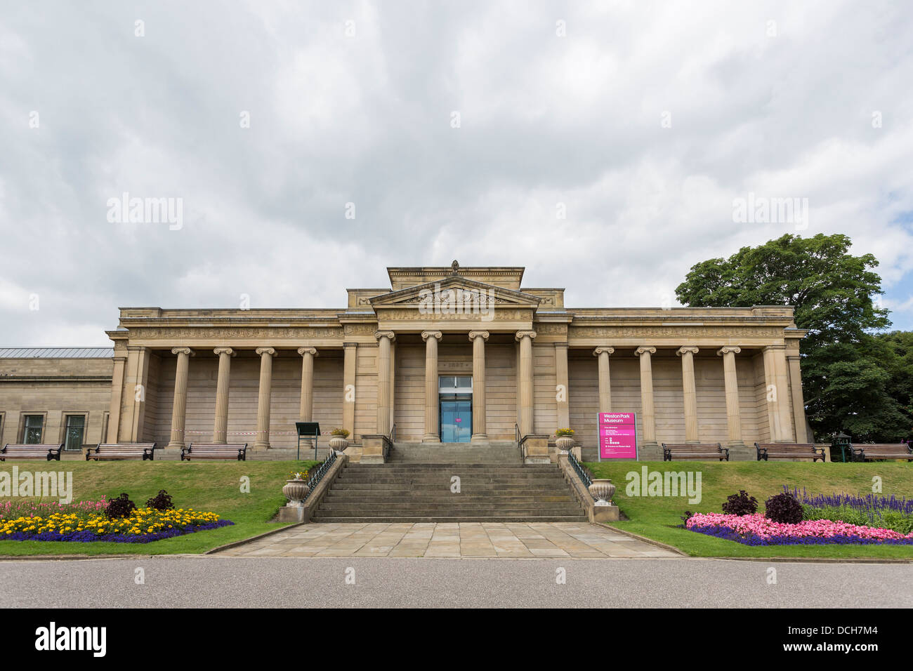 Weston Park Museum, Sheffield, incorporating the Mappin Art Gallery