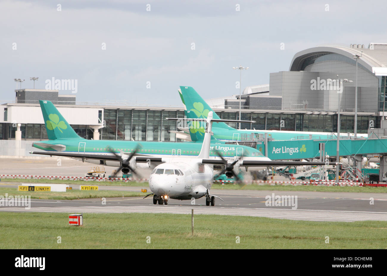 Aer lingus plane at dublin airport Stock Photo Alamy