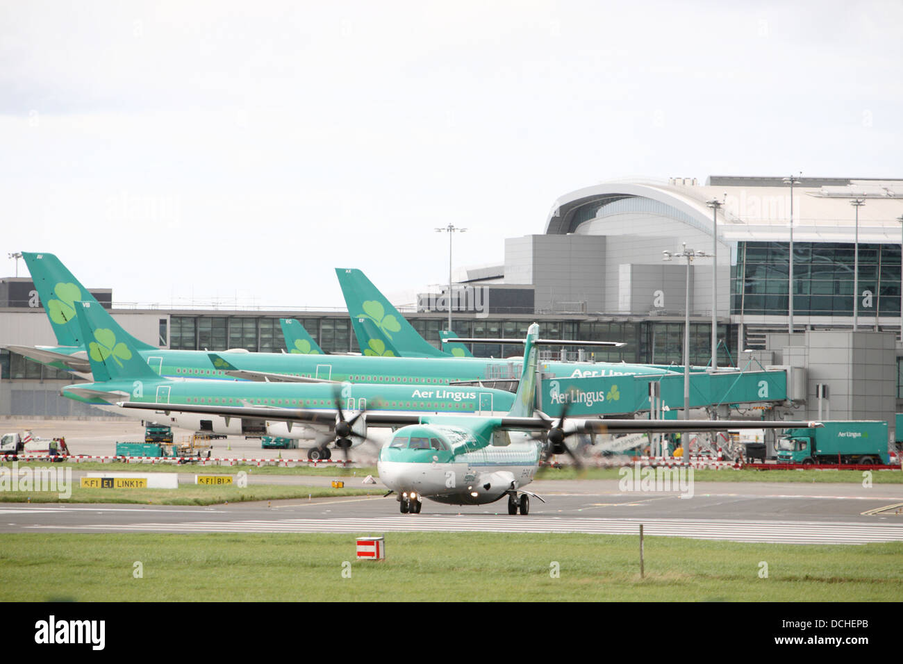 Aer lingus plane at dublin airport Stock Photo Alamy