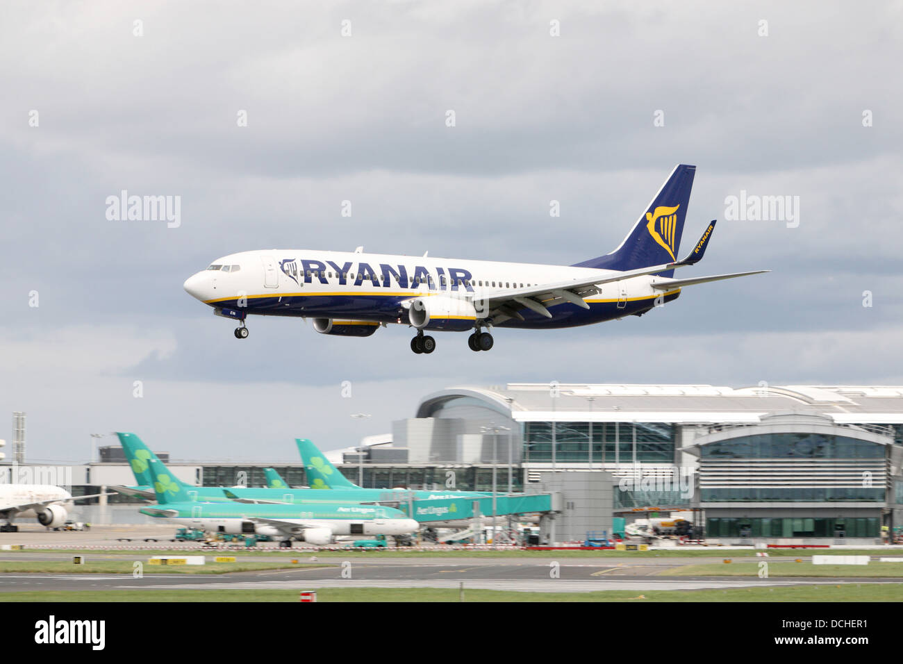 Ryanair flight landing at Dublin Stock Photo