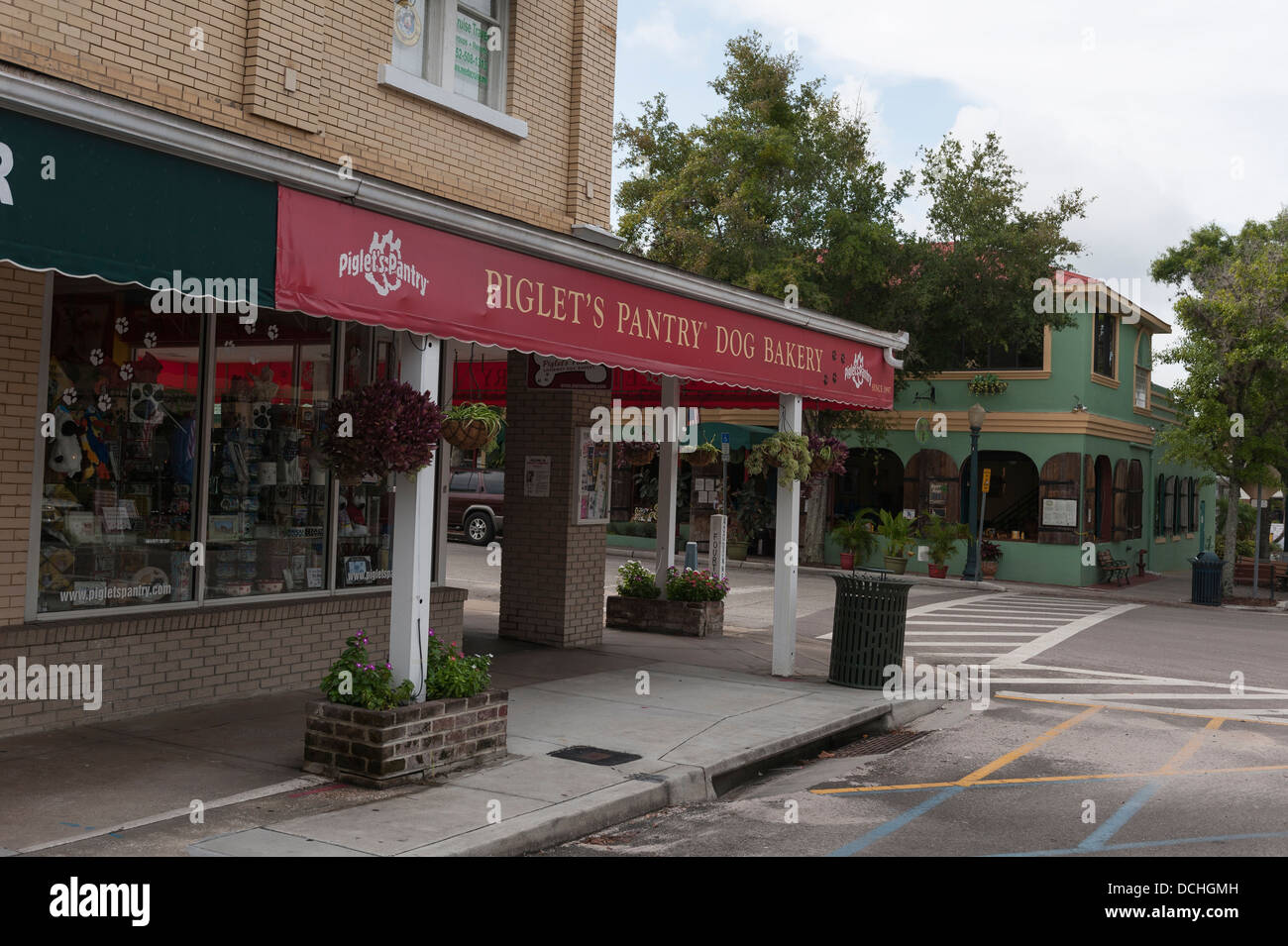 Piglet's Pantry Bakery store for pets in the City of Mount Dora