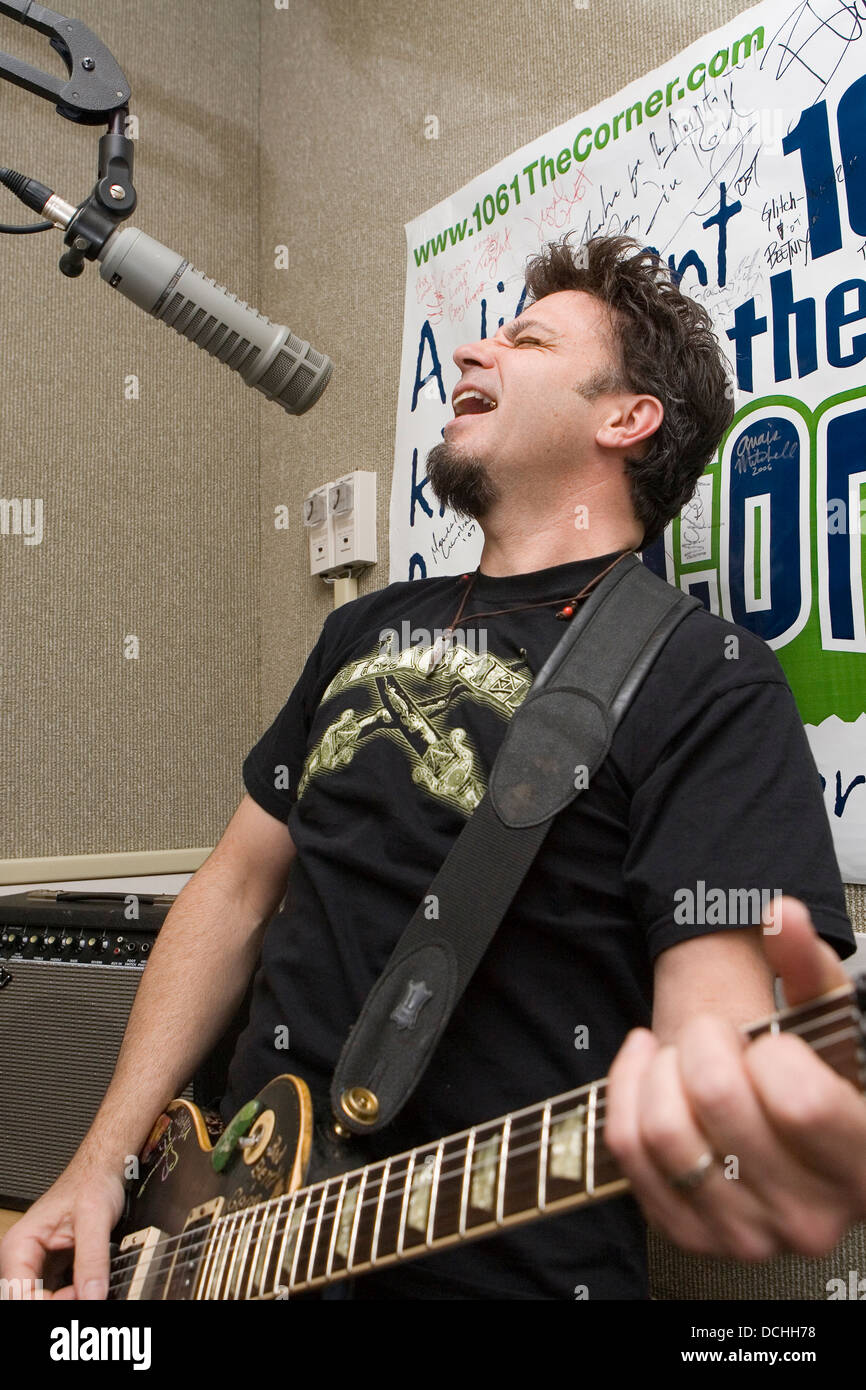 Recording artist Johnny Hickman of the band Cracker performs in the a