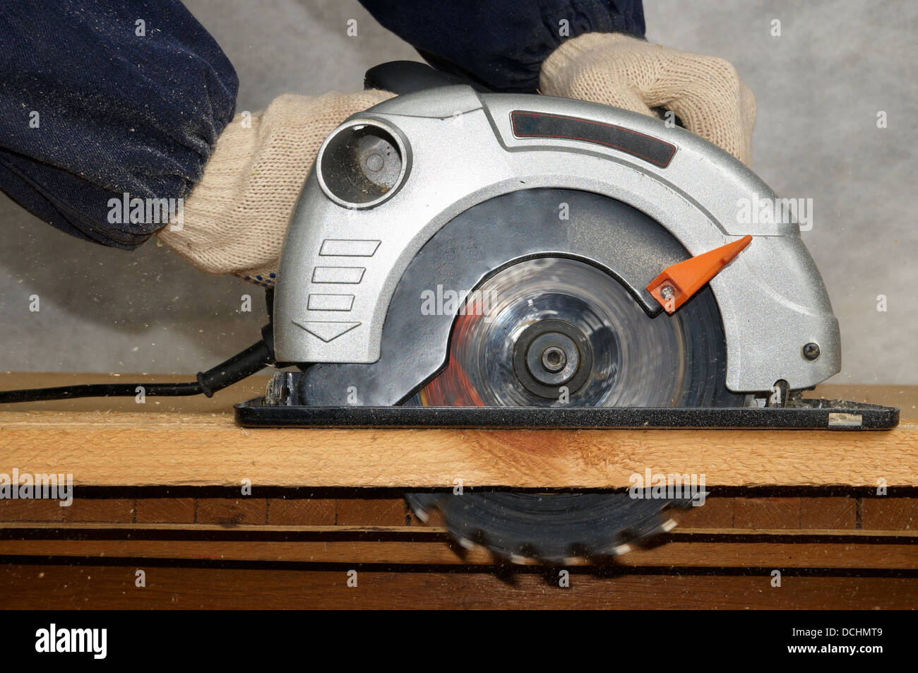 Circular saw hires stock photography and images Alamy