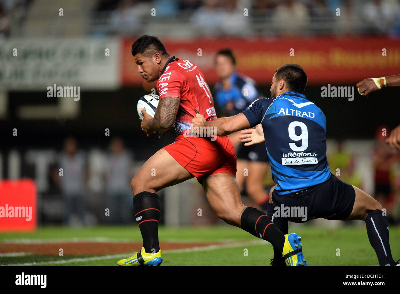 Montpellier, France. 16th Aug, 2013. David Smith (tou) - Jonathan Pelissie (mon) during the Top 14 game between Montpellier and Toulon from the Stade Yves du Manoir. Credit:  Action Plus Sports/Alamy Live News Stock Photo