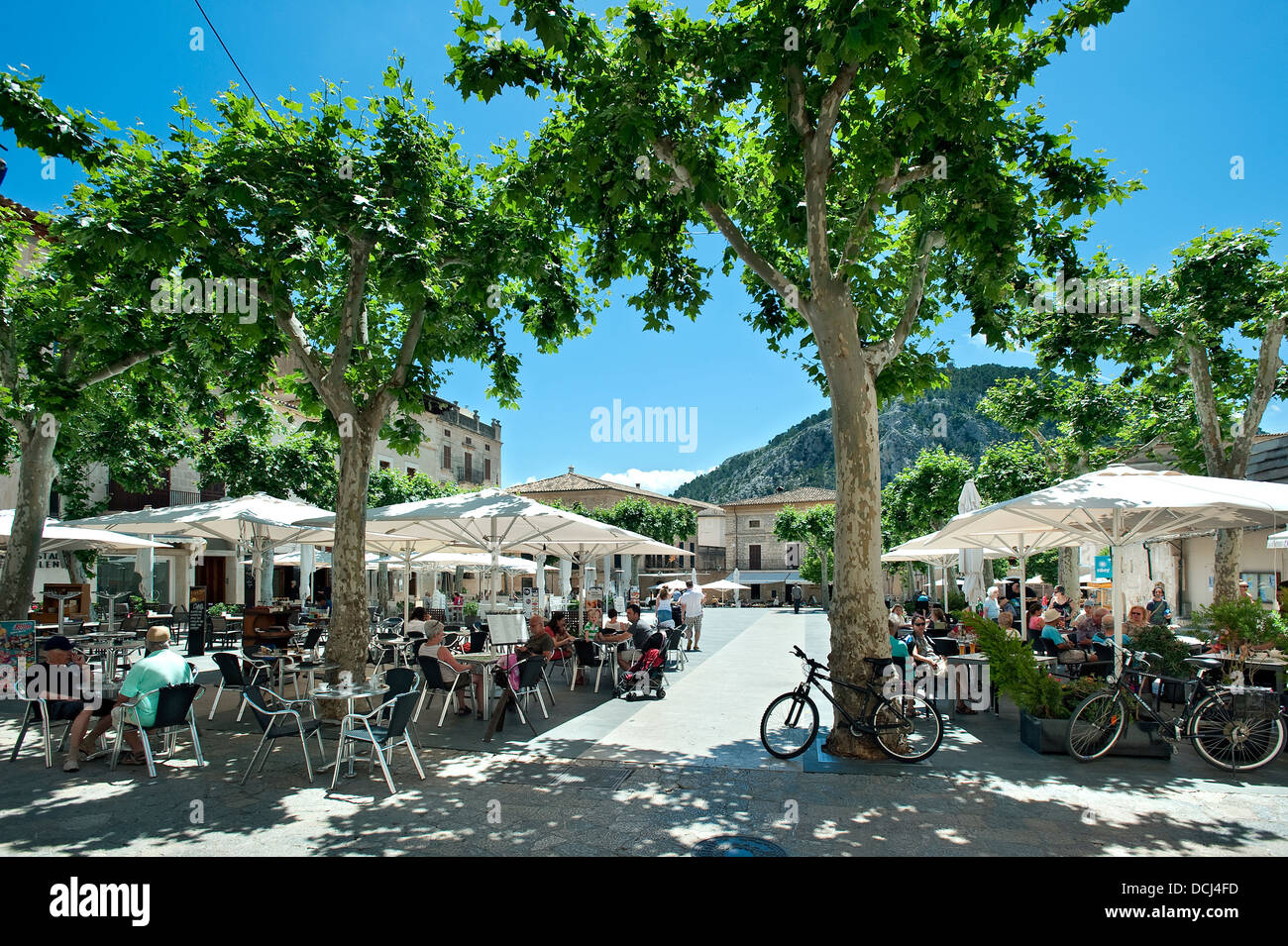 Pollensa square hi-res stock photography and images - Alamy