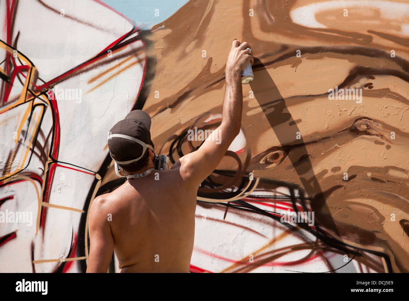 Graffiti artists wall hi-res stock photography and images - Alamy
