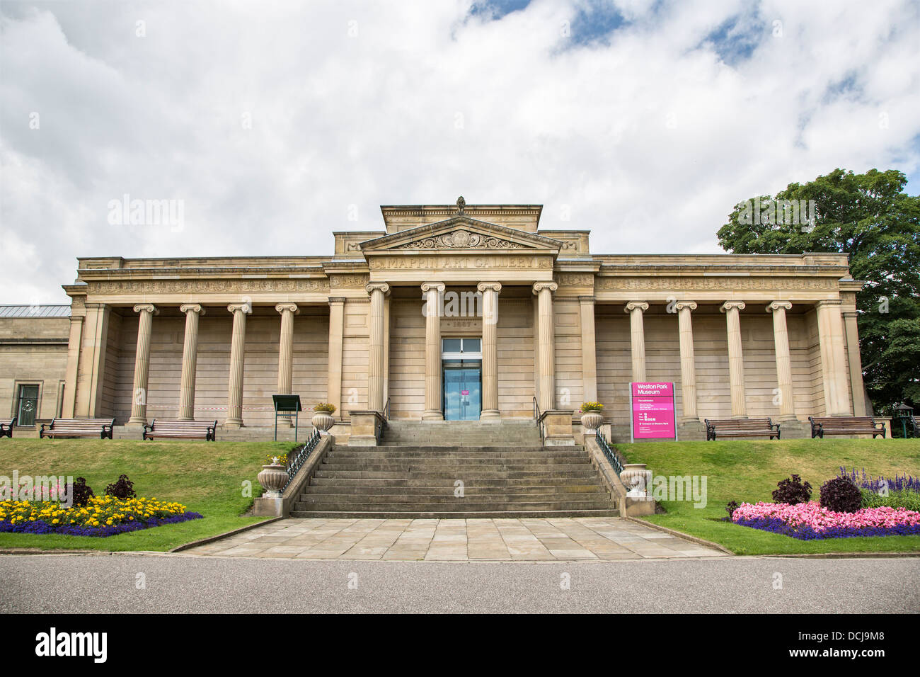 Weston Park Museum, Sheffield, incorporating the Mappin Art Gallery, Sheffield, by Flockton and Gibbs, 1885 Stock Photo