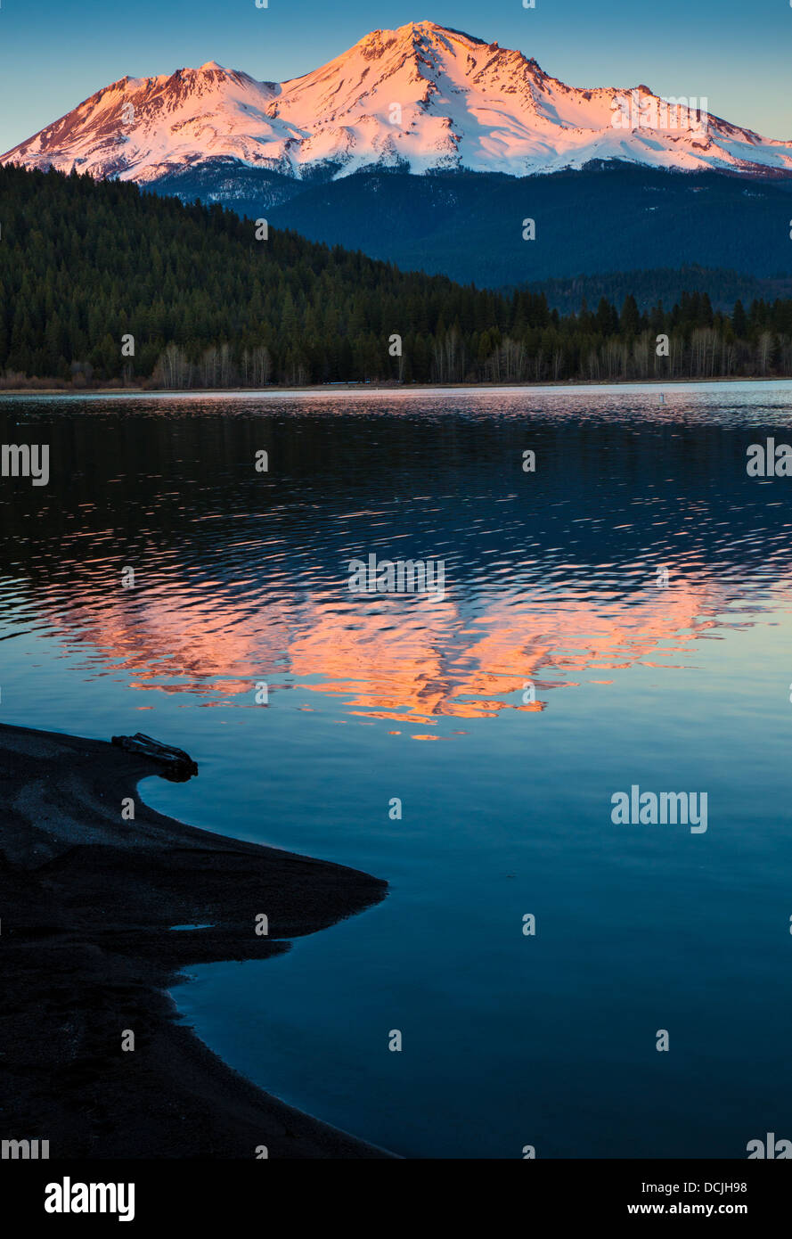 Mount Shasta reflecting in nearby Lake Siskiyou, California Stock Photo