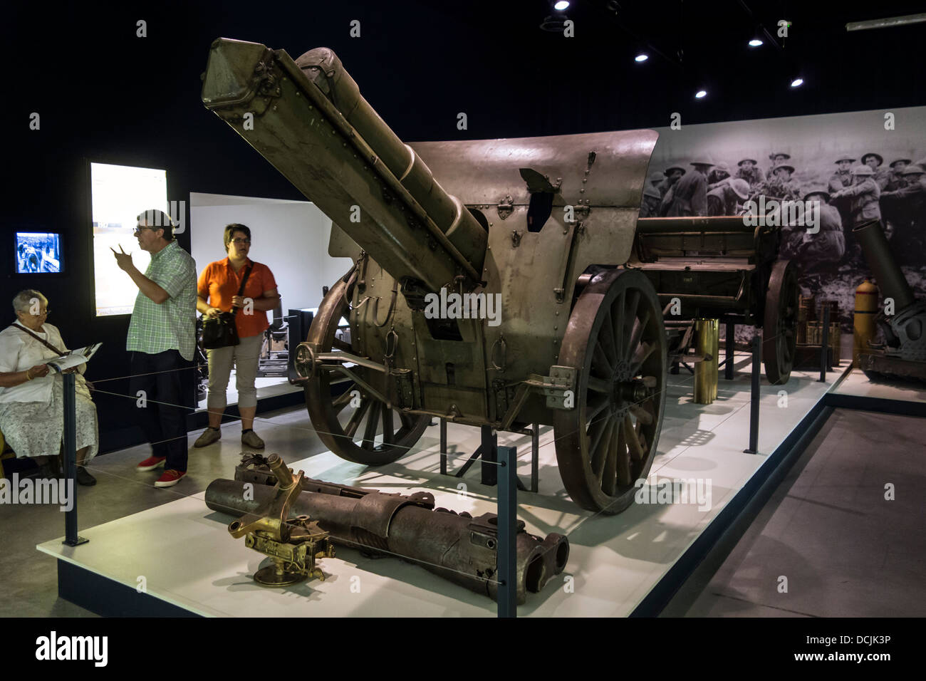 First World War One German Howitzer gun / Schwere Feldhaubitze 13 in the Memorial Museum Passchendaele 1917, Zonnebeke, Belgium Stock Photo