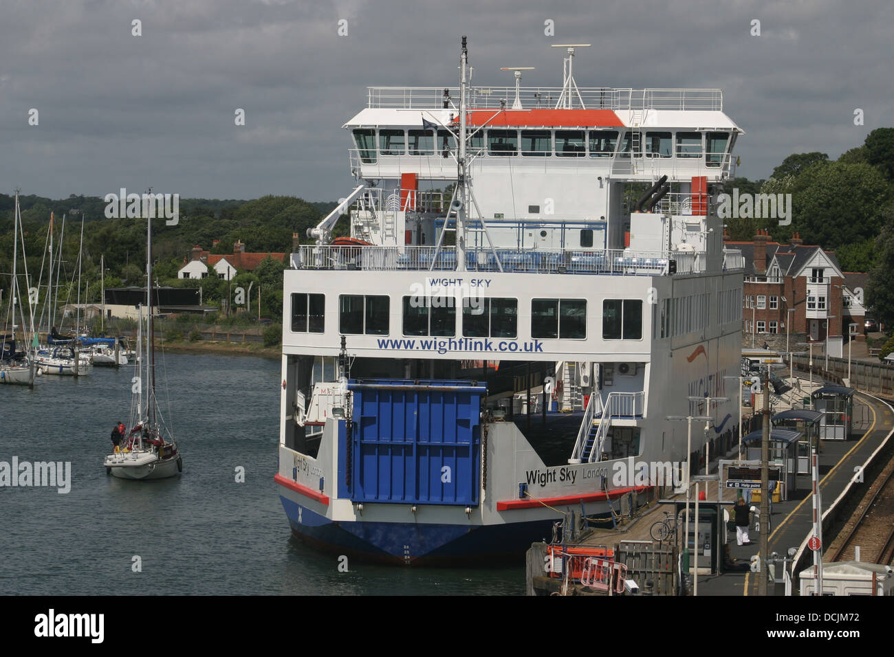 ISLE OF WIGHT FERRY LYMINGTON Stock Photo Alamy