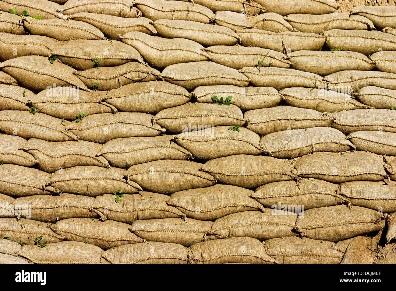Sandbag wall hires stock photography and images Alamy