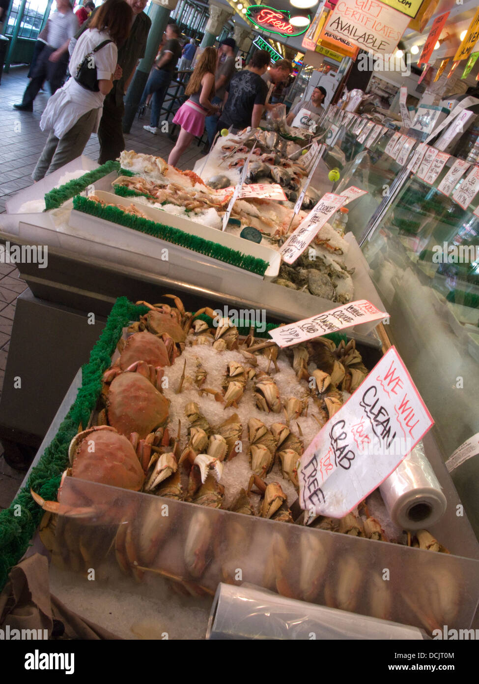 FRESH CRABS SEAFOOD STAND PIKE PLACE PUBLIC MARKET CENTER SEATTLE