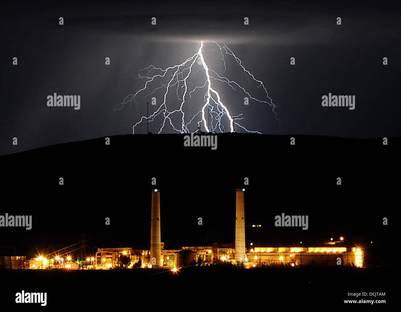 Barstow CA., USA. 19th Aug, 2013. Lightning strikes and thunder and