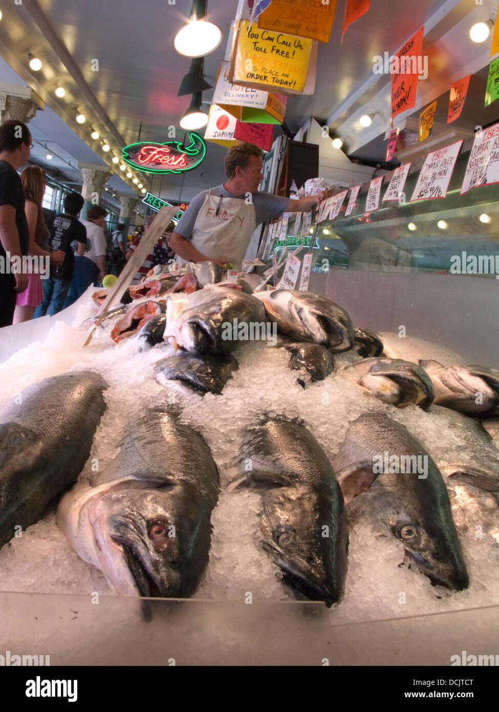 FRESH FISH SEAFOOD STAND PIKE PLACE PUBLIC MARKET CENTER SEATTLE