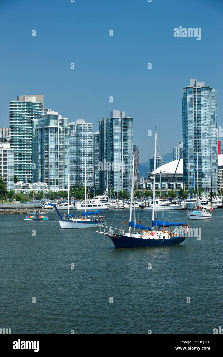 FALSE CREEK SKYLINE VANCOUVER BRITISH COLUMBIA CANADA Stock Photo Alamy