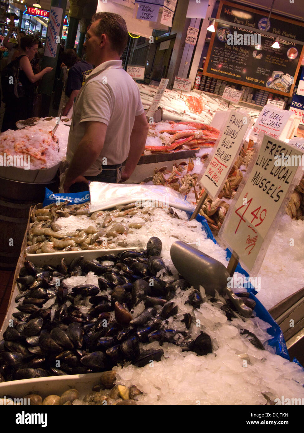 FRESH MUSSELS SEAFOOD STAND PIKE PLACE PUBLIC MARKET CENTER SEATTLE